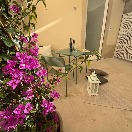 Donna Dina * Avola